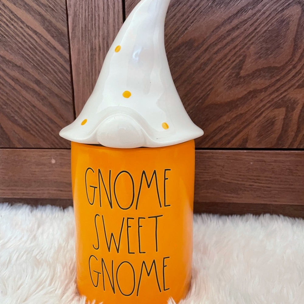 Rae Dunn topper candle